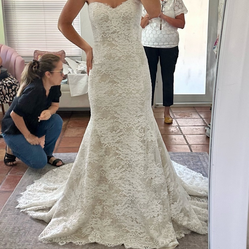 Monique lHuillier Wedding Dress